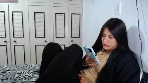 Snapshot of alejaxxxhot chatting on 11/26/25, 12:33 alejaxxxhot online show from 11/26/25, 12:33