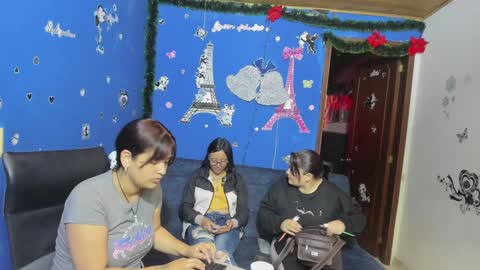 zoe and Kataleya online show from 01/21/25, 12:39