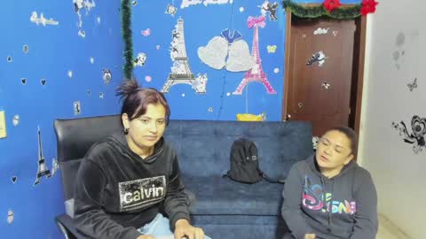 zoe and Kataleya online show from 01/23/25, 12:19