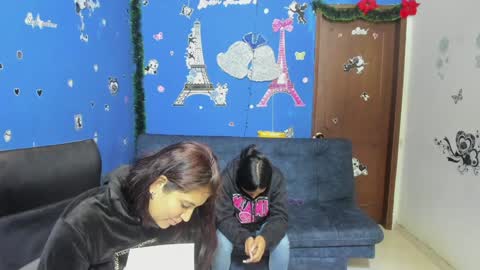 zoe and Kataleya online show from 01/24/25, 01:47