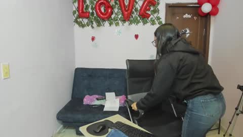 zoe and Kataleya online show from 03/01/25, 12:45