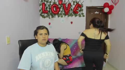 zoe and Kataleya online show from 03/04/25, 03:37