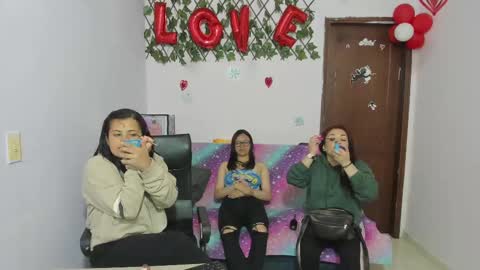 zoe and Kataleya online show from 03/07/25, 12:12