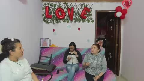 zoe and Kataleya online show from 03/08/25, 12:41