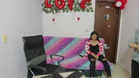 zoe and Kataleya online show from 03/10/25, 12:26