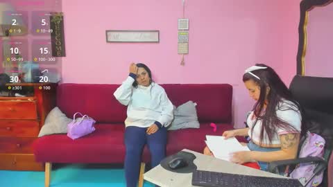 zoe and Kataleya online show from 11/01/25, 08:44