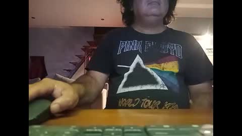 Snapshot of alejito16 chatting on 10/06/25, 01:14 alejito16 online show from 10/06/25, 01:14