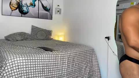 Snapshot of alejo_gero1712 chatting on 10/04/25, 10:08 Alejo online show from 10/04/25, 10:08