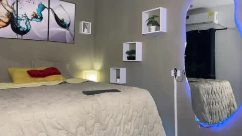 Snapshot of alejo_gero1712 chatting on 04/08/26, 04:12 Alejo online show from 04/08/26, 04:12