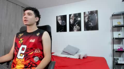 alejo_gray1 online show from 03/03/26, 08:37