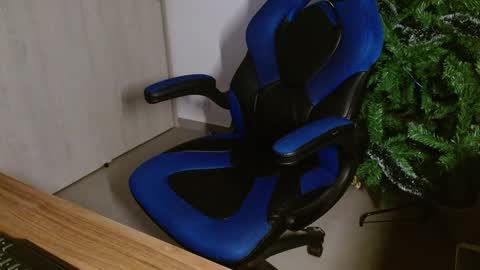 Snapshot of alejo_hot23 chatting on 01/12/26, 01:00 David online show from 01/12/26, 01:00