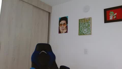 Snapshot of alejo_hot23 chatting on 03/10/26, 01:54 David online show from 03/10/26, 01:54