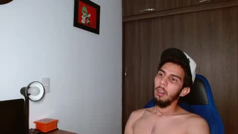 Snapshot of alejo_hot23 chatting on 03/29/26, 01:16 David online show from 03/29/26, 01:16