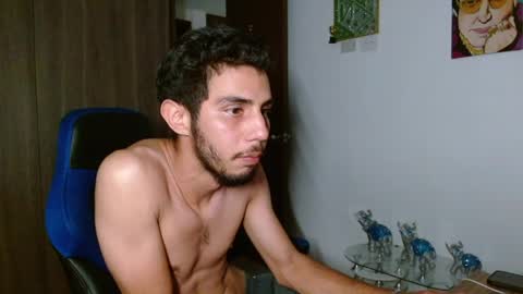 Snapshot of alejo_hot23 chatting on 04/01/26, 05:19 David online show from 04/01/26, 05:19