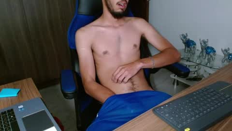 Snapshot of alejo_hot23 chatting on 04/02/26, 01:47 David online show from 04/02/26, 01:47