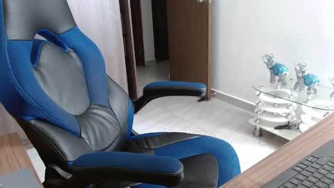 Snapshot of alejo_hot23 chatting on 04/03/26, 03:21 David online show from 04/03/26, 03:21