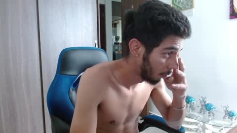 Snapshot of alejo_hot23 chatting on 04/04/26, 01:08 David online show from 04/04/26, 01:08