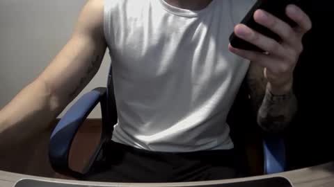 Snapshot of alejoduarte16 chatting on 03/05/26, 11:28 alejoduarte16 online show from 03/05/26, 11:28