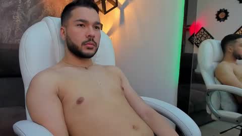 Snapshot of alejomg_ chatting on 11/19/25, 07:36 alejomg_ online show from 11/19/25, 07:36