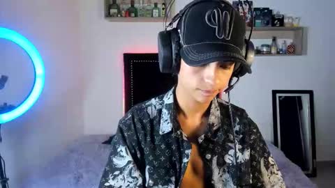 Snapshot of alejoo_storms chatting on 12/16/25, 04:06 alejo online show from 12/16/25, 04:06