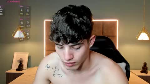 ALejoo Saenz online show from 05/20/26, 07:03