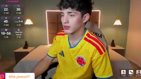 Snapshot of alejootwink chatting on 06/18/26, 04:35 ALejoo Saenz online show from 06/18/26, 04:35