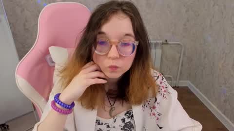 Snapshot of aleks_caste chatting on 03/19/26, 09:24 Aleks online show from 03/19/26, 09:24