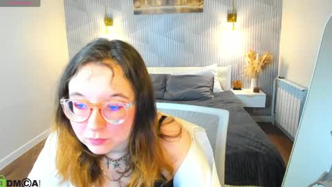 Snapshot of aleks_caste chatting on 03/31/26, 01:18 Aleks online show from 03/31/26, 01:18