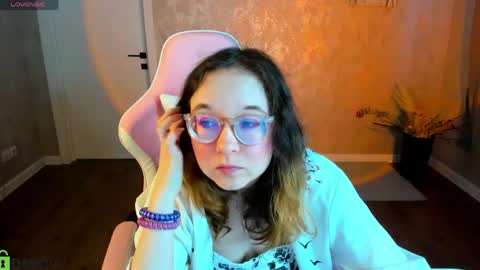 Snapshot of aleks_caste chatting on 04/14/26, 01:33 Aleks online show from 04/14/26, 01:33