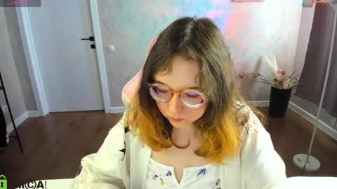 Snapshot of aleks_caste chatting on 04/21/26, 01:18 Aleks online show from 04/21/26, 01:18
