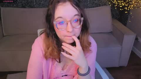 Snapshot of aleks_caste chatting on 04/28/26, 02:27 Aleks online show from 04/28/26, 02:27