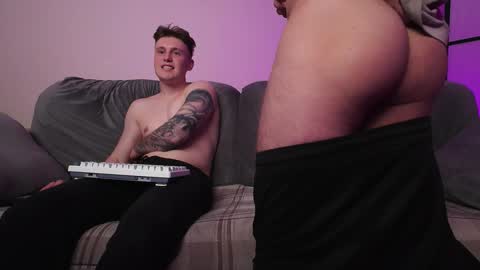 Snapshot of aleks_fisher chatting on 10/28/25, 01:20 Alex and Linar online show from 10/28/25, 01:20