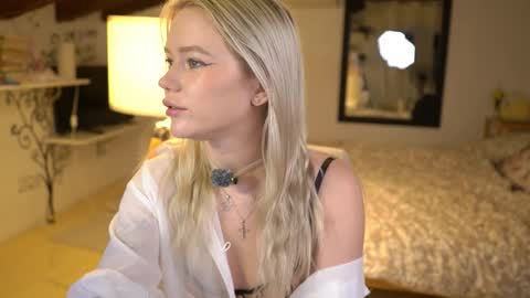 Lexi online show from 11/20/25, 04:23