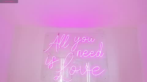 Snapshot of aleksandra_miller chatting on 11/21/25, 04:11 Aleksandra online show from 11/21/25, 04:11