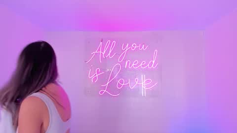 Snapshot of aleksandra_miller chatting on 12/14/25, 12:32 Aleksandra online show from 12/14/25, 12:32