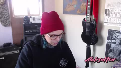 Snapshot of aleksanoir chatting on 02/06/25, 02:37 AleksaNoir online show from 02/06/25, 02:37