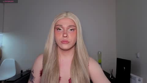 Snapshot of alena_dubai chatting on 04/06/26, 03:02 ALENA INDEPENDENT MODEL online show from 04/06/26, 03:02