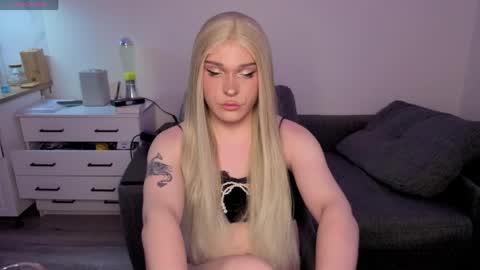 Snapshot of alena_dubai chatting on 04/24/26, 02:30 ALENA INDEPENDENT MODEL online show from 04/24/26, 02:30