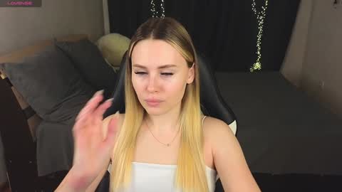 Alena online show from 01/31/25, 04:27