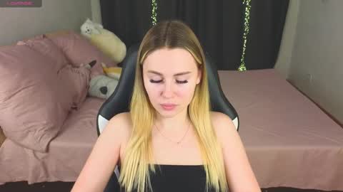 Alena online show from 02/11/25, 04:24