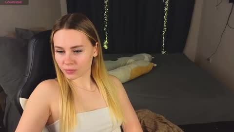 Alena online show from 02/13/25, 03:14