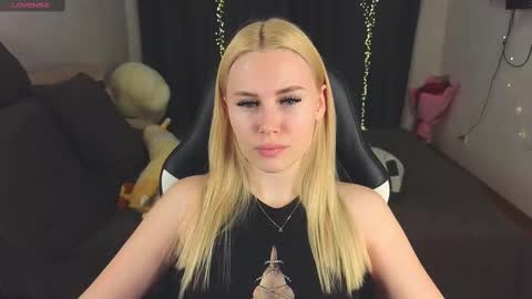 Alena online show from 02/20/25, 01:51