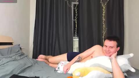 Alena online show from 10/03/25, 05:43