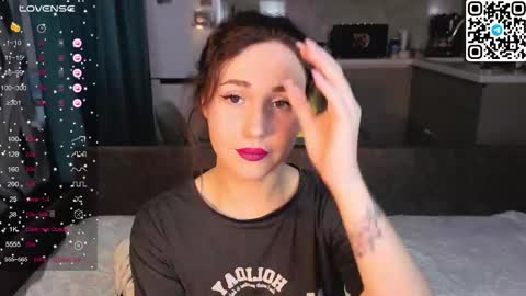 Snapshot of alena_mell chatting on 12/14/25, 08:52 Alenkaaa online show from 12/14/25, 08:52