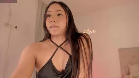 Snapshot of alesay_dreams chatting on 03/19/26, 02:48 Alesay online show from 03/19/26, 02:48