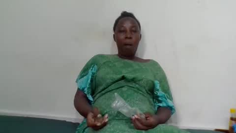 Noreen Kennth and Emilly online show from 02/12/25, 11:40