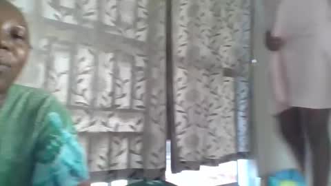 Noreen Kennth and Emilly online show from 09/25/25, 07:23