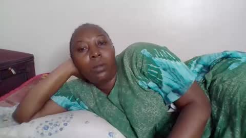 Noreen Kennth and Emilly online show from 11/30/25, 04:00