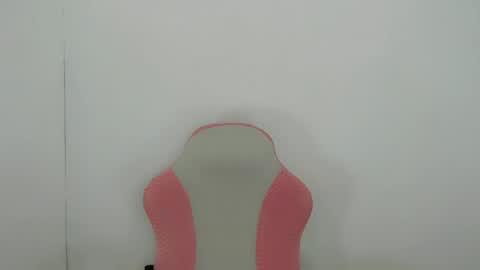 Snapshot of alesha_vibe_me chatting on 06/13/26, 03:32 alesha_vibe_me online show from 06/13/26, 03:32