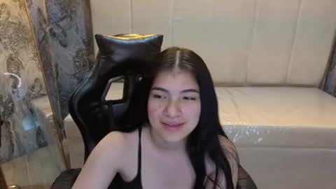 Snapshot of alesia_v chatting on 06/28/26, 03:29 Live 1000pm 600am COLOMBIAN HOUR online show from 06/28/26, 03:29
